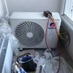 Przykładowa realizacja montażu klimatyzacji u klienta na balkonie przez firmę RjSystem